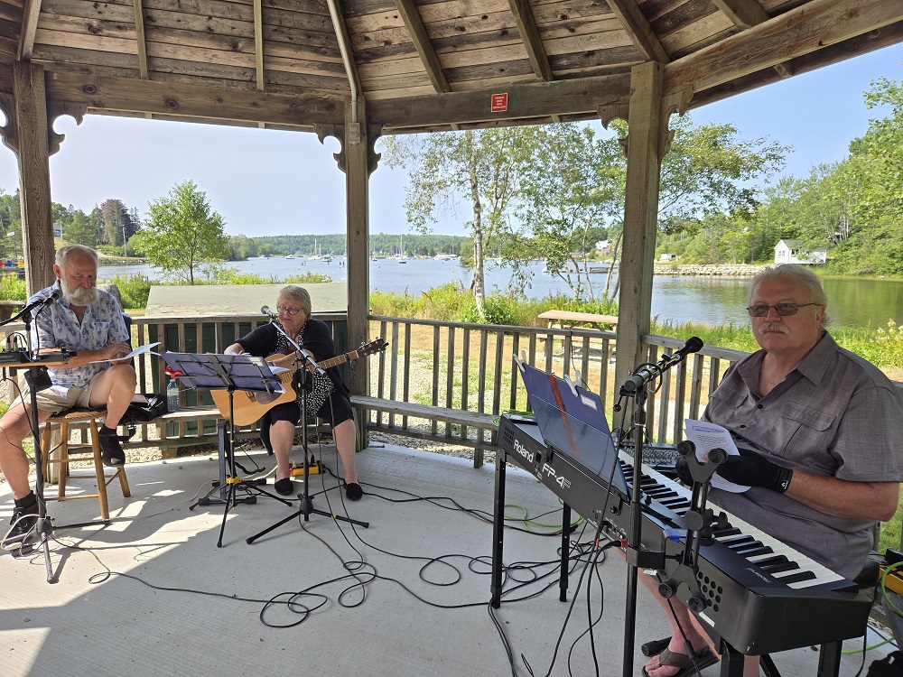 On Sunday, August 10th, a food bank drive in support of Hubbards and Area Food Bank was held in Bishop's Park.
